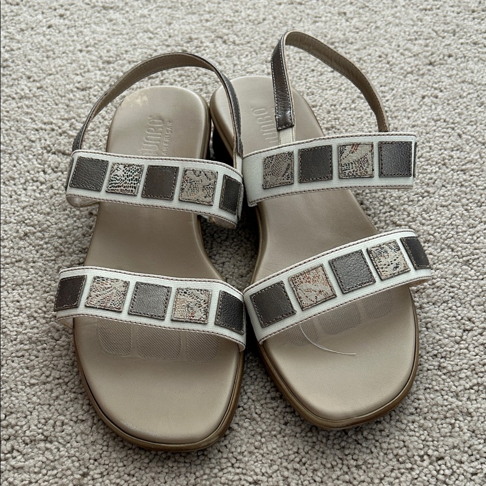Munro White and Gray Sandals